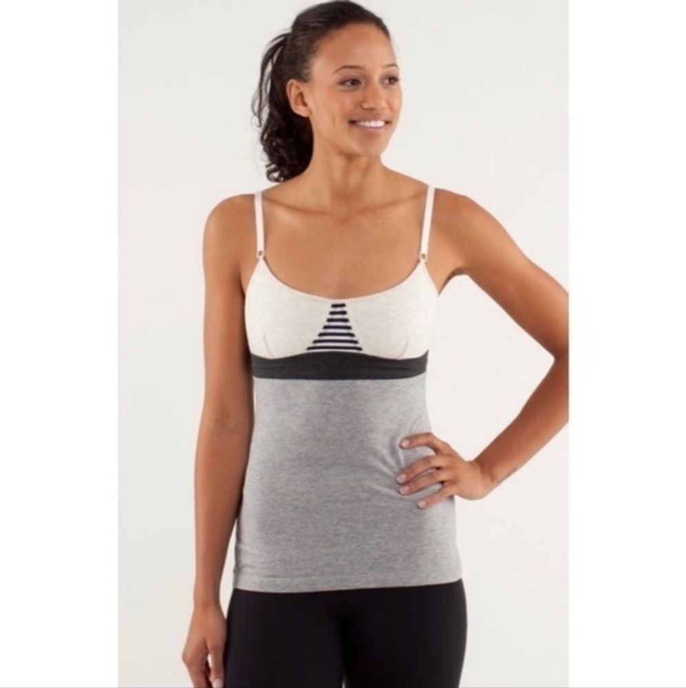 Lululemon Contentment Triangle Tank Sz 6